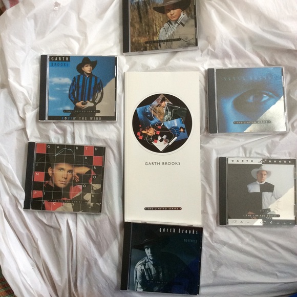 Garth Brooks - Picture 3 of 3